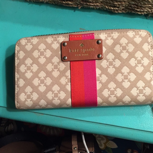 kate spade Handbags - Kate Spade wallet...good used condition !!